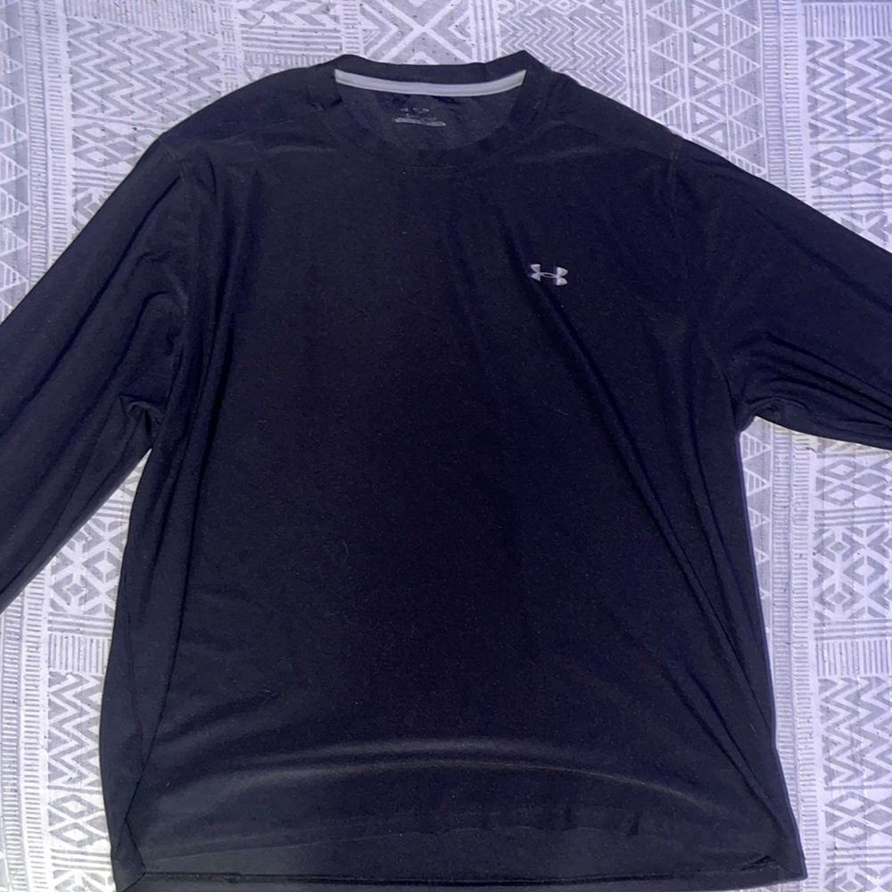 M / Black under armour long sleeve